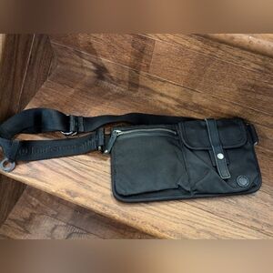 Lululemon Crossbody Sling Utility Fanny Pack Dog Walking Bag, black
